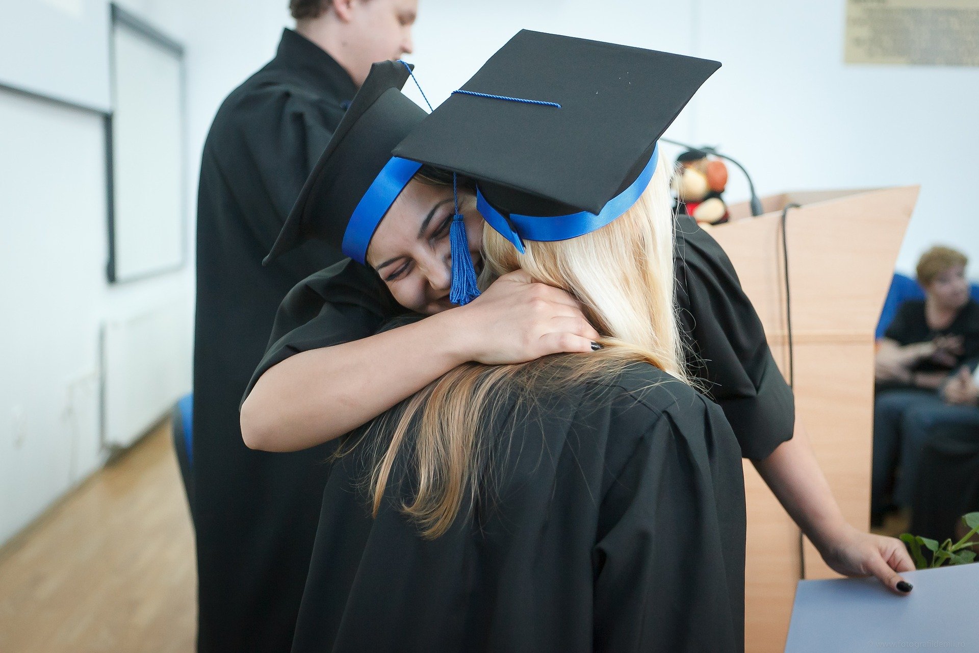 Frasi di laurea divertenti e simpatiche.